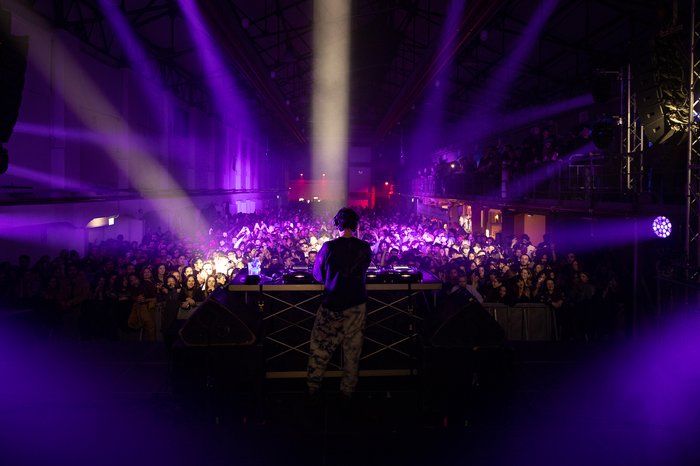 "Binario" venue